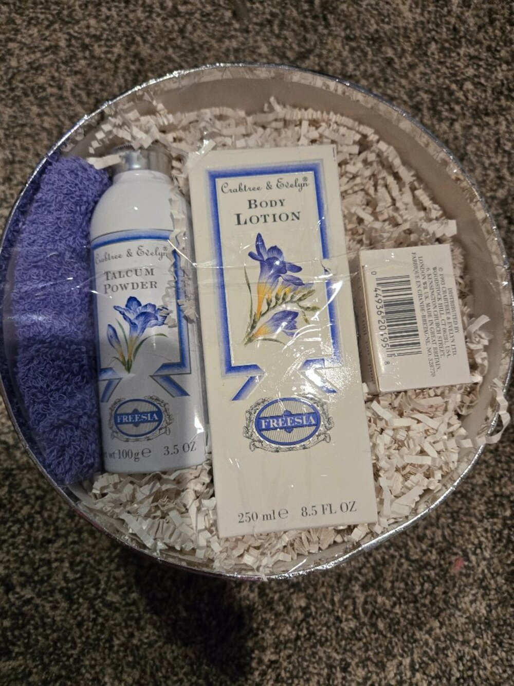 New Crabtree & Evelyn Freesia Hatbox Gift Set Soap Body Lotion Powder